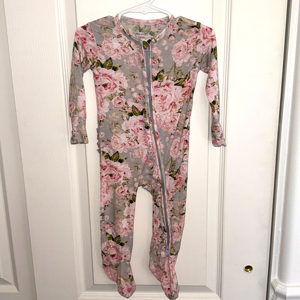 Posh Peanut *Like New* Celine Footie Ruffled Zippered One Piece 12-18 month